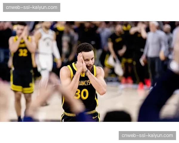 库里膝盖伤势持续缺阵，勇士冲击季后赛面临严峻考验