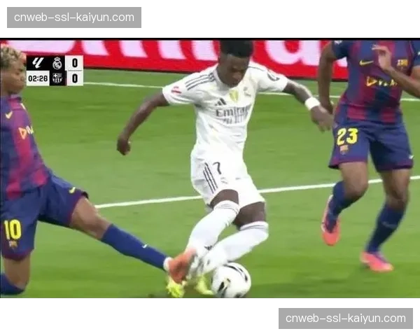 西甲：皇马3-1巴萨赢下国家德比，贝林厄姆传射建功